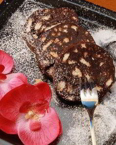 Десертная колбаса из печенья и какао