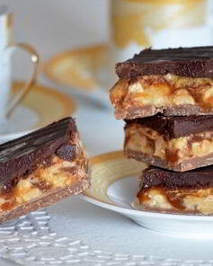 Батончик сникерс