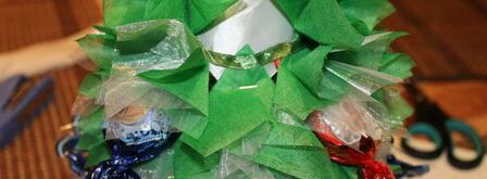 елка из шампанского и конфет. Шаг 35