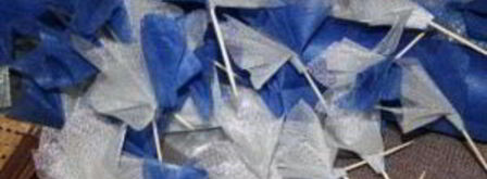 ежик из конфет. Шаг 3