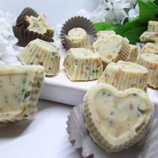 Рецепт конфеты из белого шоколада с орешками и цукатами