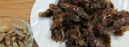 конфеты из сухофруктов с коктейльной вишней. Шаг 4