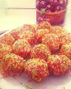 Конфеты с кокосовой стружкой, вафлей и орешком