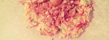 конфеты с кокосовой стружкой, вафлей и орешком. Шаг 3