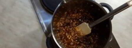 конфеты с орехами, кунжутом, семечками и медом. Шаг 3