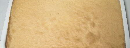 бисквитный рулет с клубничным кремом. Шаг 5