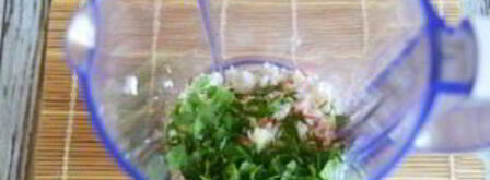 блинные рулетики с крабовым кремом. Шаг 7