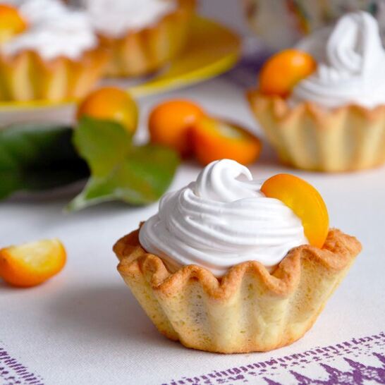 Рецепт корзиночки с белковым кремом песочные