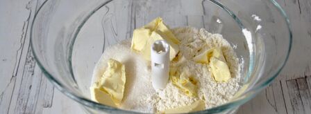 корзиночки с белковым кремом песочные. Шаг 2