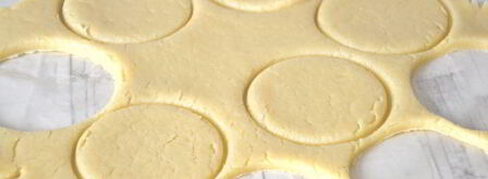 корзиночки с белковым кремом песочные. Шаг 7