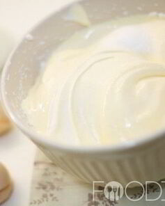 Крем из сметаны и сгущенки