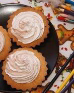 Песочные корзиночки с белковым кремом