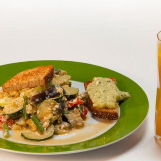 Рецепт рагу из кабачков с кремом из цукини