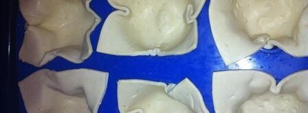 слоеные корзиночки с кремом и малиной. Шаг 2