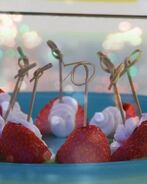 Сырный крем с клубникой