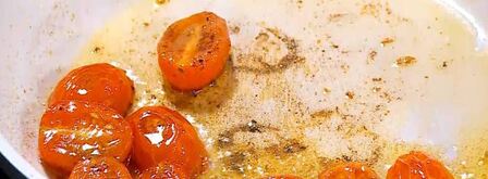 тосты с фетой, помидорами и йогуртовым кремом. Шаг 2