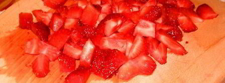 летний клубничный десерт с йогуртом. Шаг 3