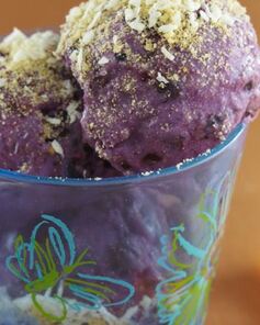 Чернично-кокосовое мороженое