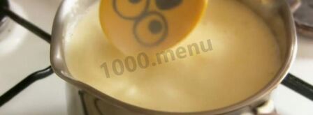 домашнее мороженое без сливок с клубничным соусом. Шаг 3