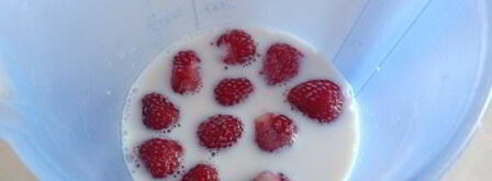 клубничное мороженое в шоколадной глазури. Шаг 4