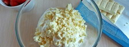 мороженое с клубникой и белым шоколадом. Шаг 7