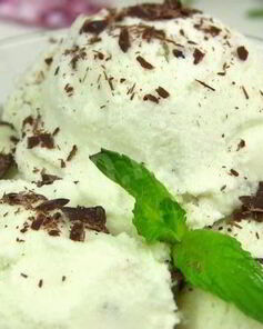 Мороженое с мятой и шоколадом