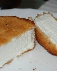 Жареное мороженое в панировочных сухарях