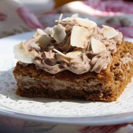 Рецепт легкий кофейный бисквит с кокосовым муссом