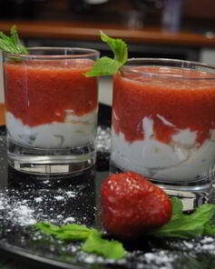 Творожно-клубничный мусс