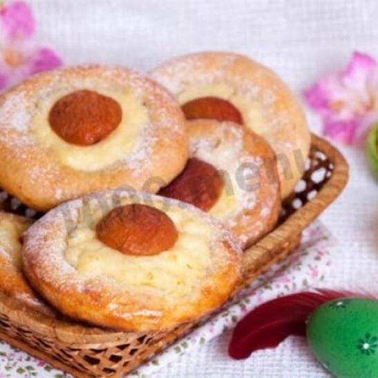 Рецепт пасхальные булочки с кремом и абрикосами