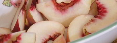 персики, запеченные с черникой и гречневыми хлопьями. Шаг 3