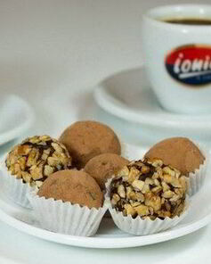 Простые шоколадные трюфели по-домашнему