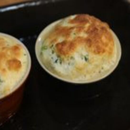 Рецепт сливочное суфле с зеленым луком и тимьяном