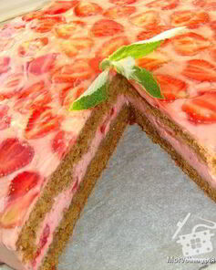 Торт-суфле с клубникой