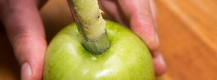 яблоко, запеченное с медом и орехами. Шаг 2