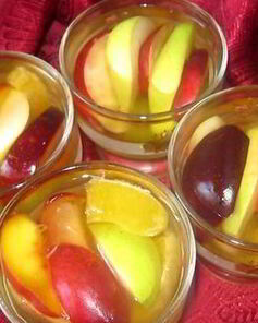 Желе с кусочками фруктов