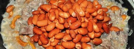 картофель с говядиной, фасолью и опятами. Шаг 3