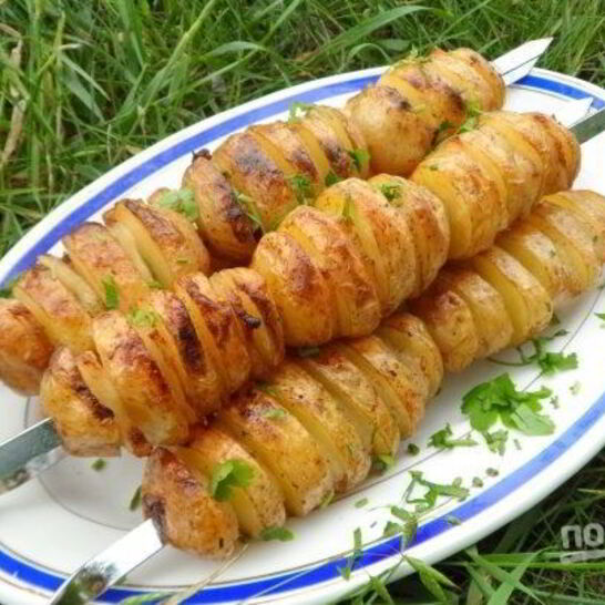 Рецепт картофель с салом на мангале
