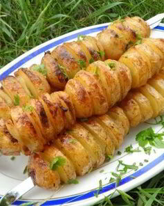 Картофель с салом на мангале