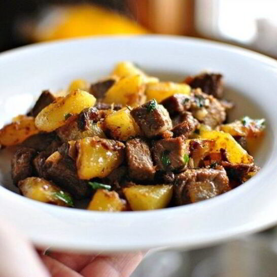 Рецепт картофель со свининой на сковороде