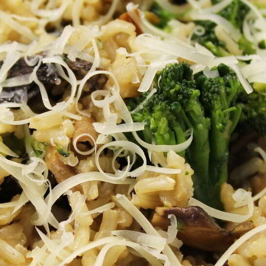 Рецепт коричневый рис с грибами и брокколи