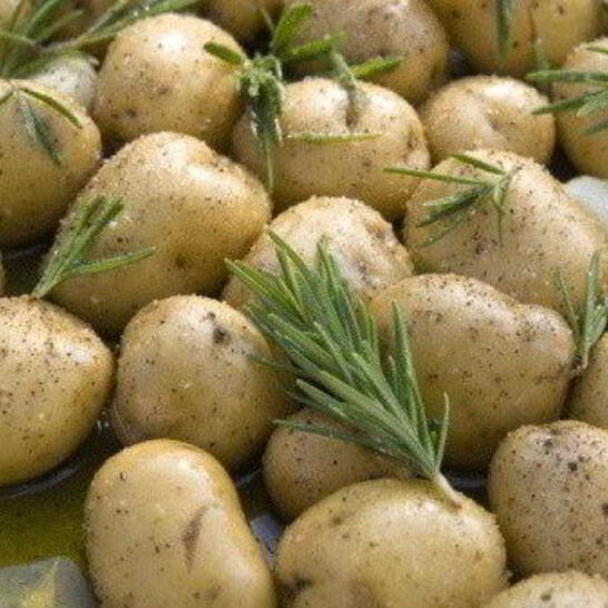 Рецепт печеный молодой картофель с розмарином и чесноком