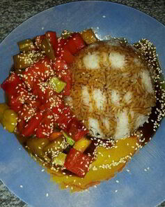 Постный рис с овощами под соусом терияки