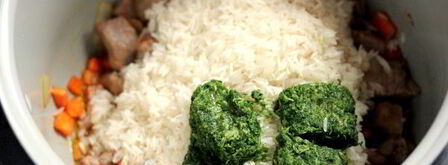 рис с мясом и шпинатом в мультиварке. Шаг 4