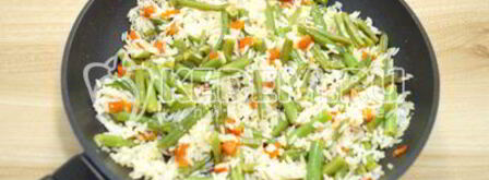 рис с овощами и стручковой фасолью. Шаг 7