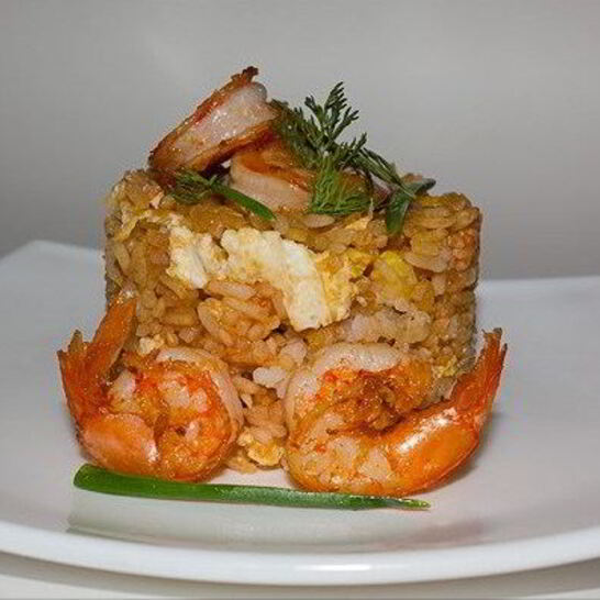 Рецепт жареный рис с курицей и креветками по-тайски