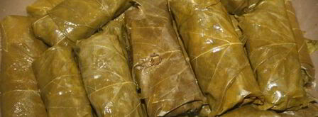долма из молодых виноградных листьев с начинкой из смешанного фарша. Шаг 7