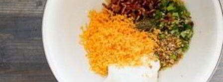 фаршированные грибы с сыром, орехами и беконом. Шаг 3