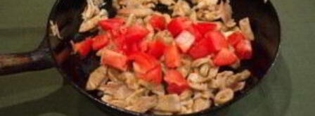 грибы с помидорами. Шаг 3