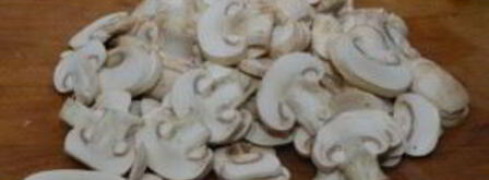 грибы тушеные в сливках. Шаг 2